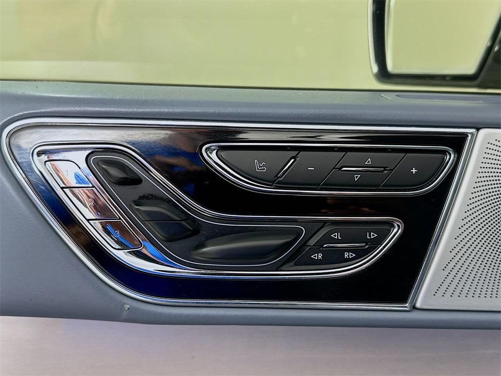 used 2020 Lincoln Navigator car, priced at $36,900