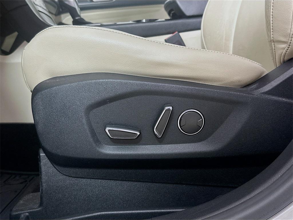 used 2016 Ford Edge car, priced at $10,900