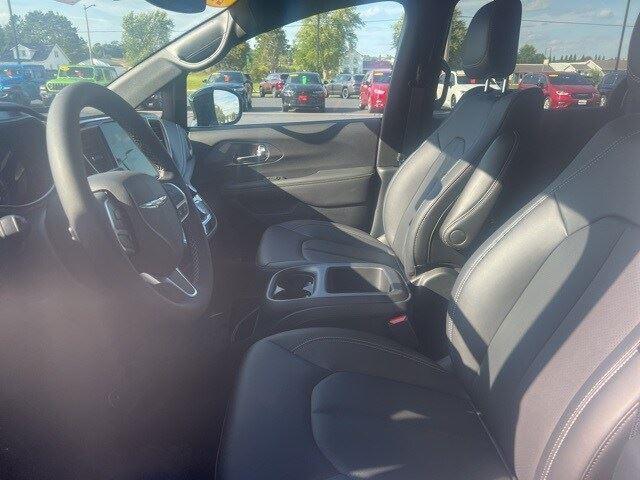 new 2026 Chrysler Pacifica car, priced at $43,589