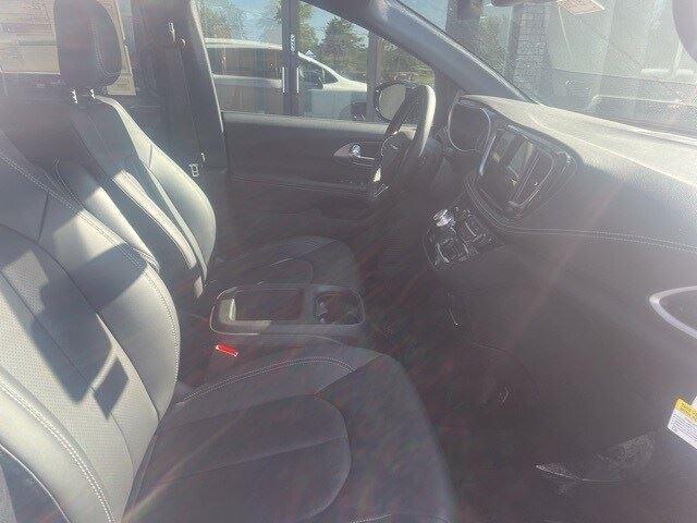 new 2026 Chrysler Pacifica car, priced at $43,589