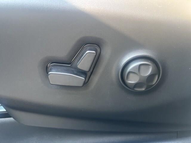 new 2026 Chrysler Pacifica car, priced at $43,589