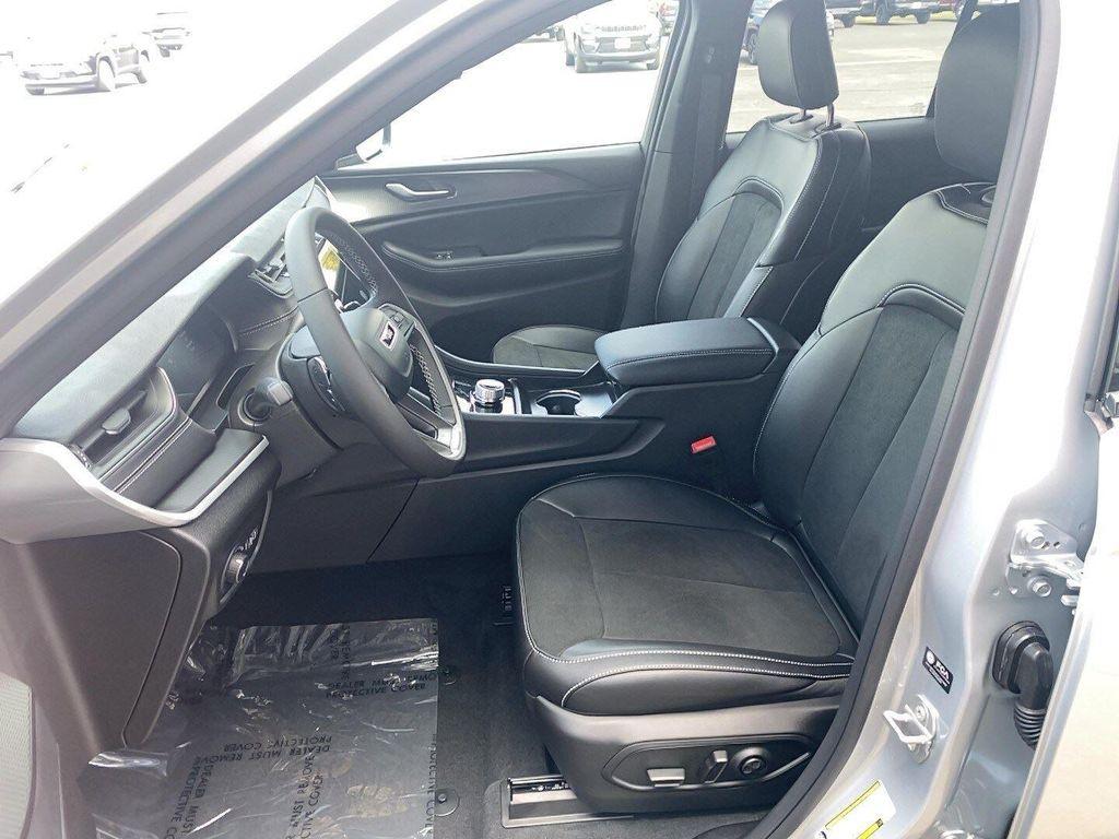 new 2025 Jeep Grand Cherokee car, priced at $45,257