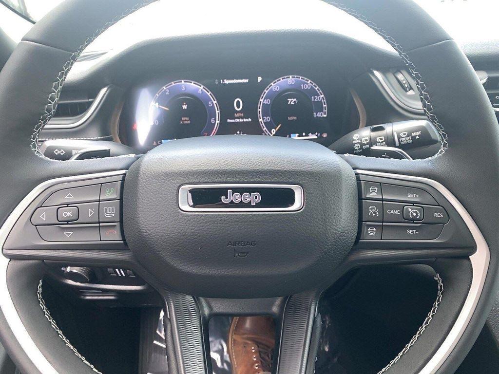 new 2025 Jeep Grand Cherokee car, priced at $45,257