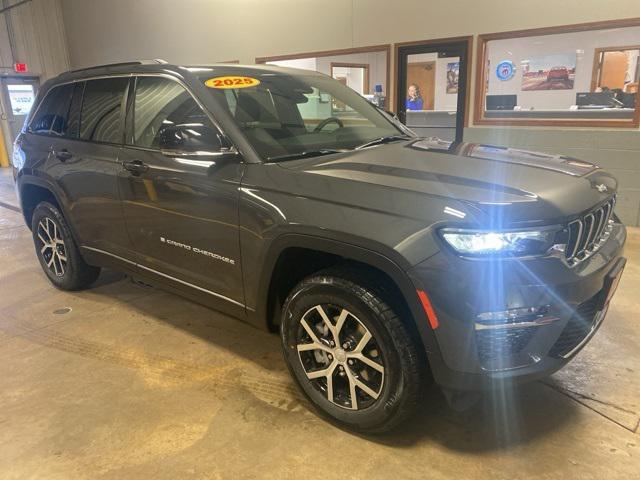 new 2025 Jeep Grand Cherokee car, priced at $50,805