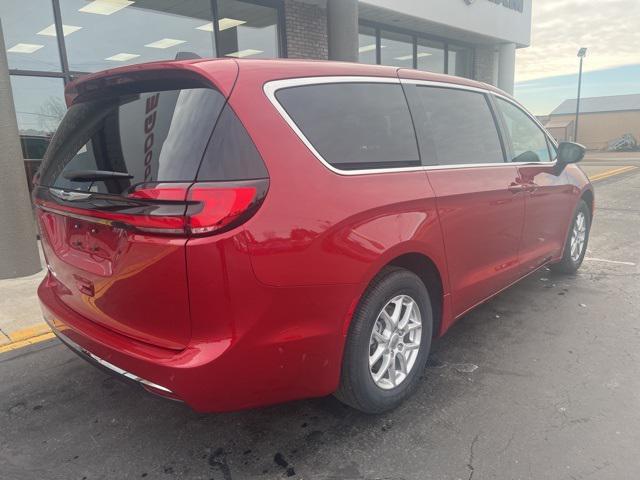 new 2025 Chrysler Pacifica car, priced at $45,920