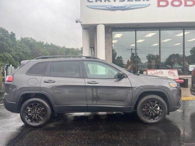 used 2023 Jeep Cherokee car, priced at $22,595