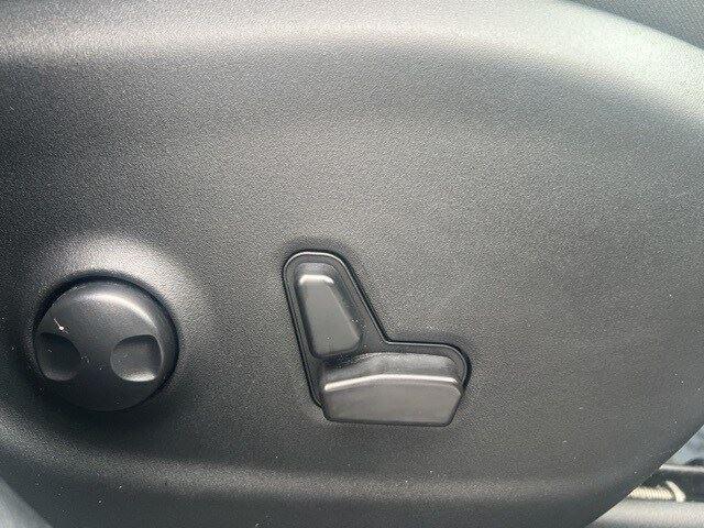 used 2023 Jeep Cherokee car, priced at $22,595