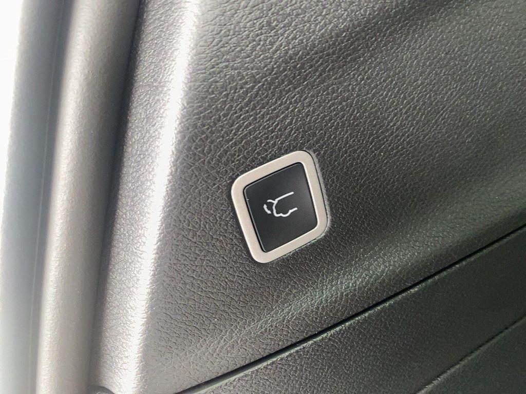 new 2026 Chrysler Pacifica car, priced at $46,108