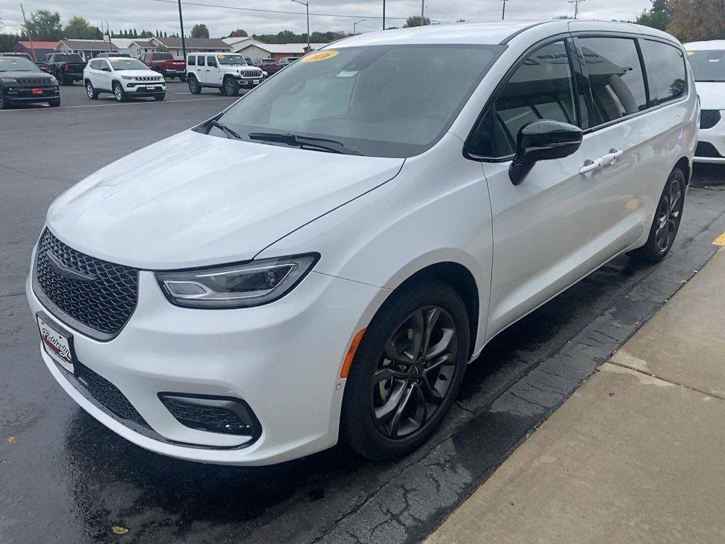 new 2026 Chrysler Pacifica car, priced at $46,108