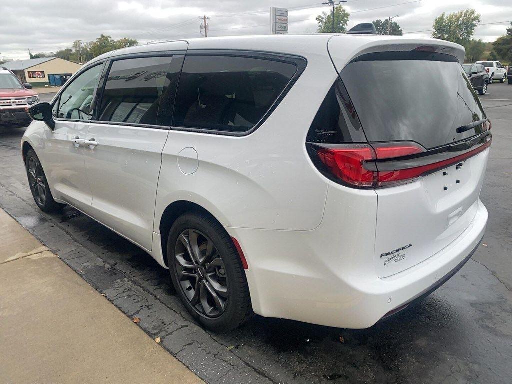 new 2026 Chrysler Pacifica car, priced at $46,108