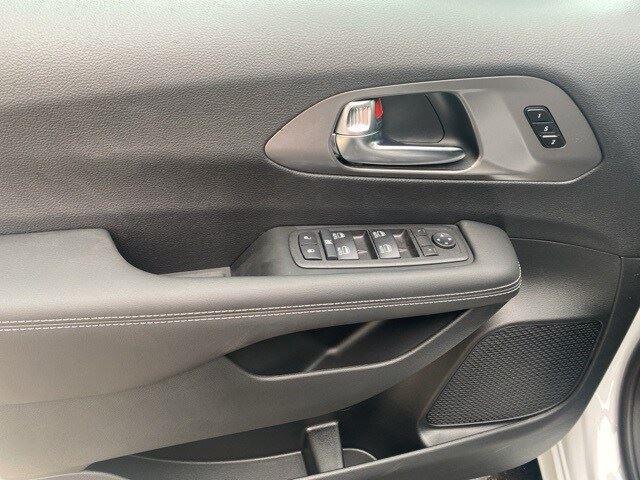 new 2025 Chrysler Pacifica car, priced at $45,307