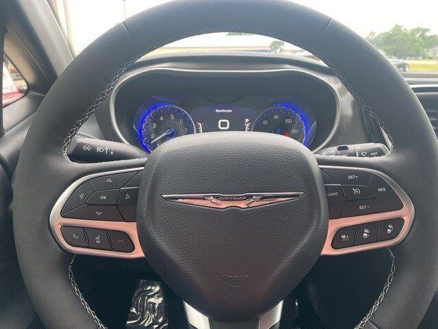 new 2025 Chrysler Pacifica car, priced at $45,307