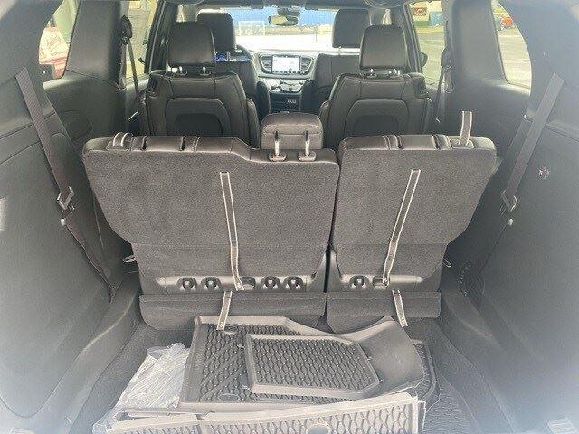 new 2025 Chrysler Pacifica car, priced at $45,307