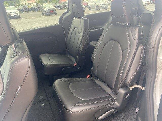 new 2025 Chrysler Pacifica car, priced at $45,307