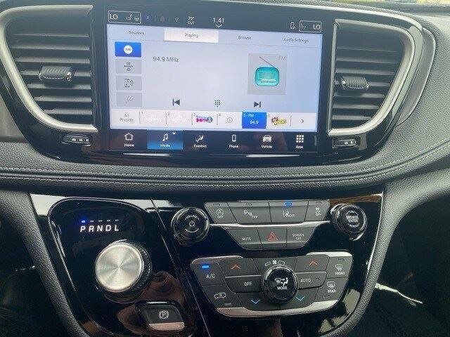 new 2025 Chrysler Pacifica car, priced at $45,307