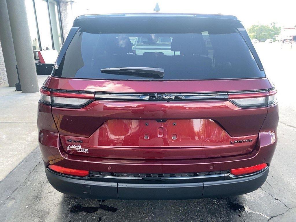 new 2025 Jeep Grand Cherokee car, priced at $49,319