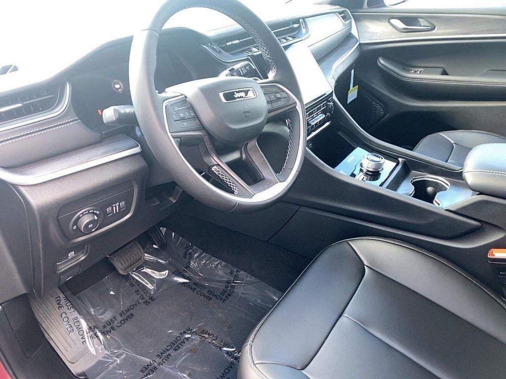 new 2025 Jeep Grand Cherokee car, priced at $49,319