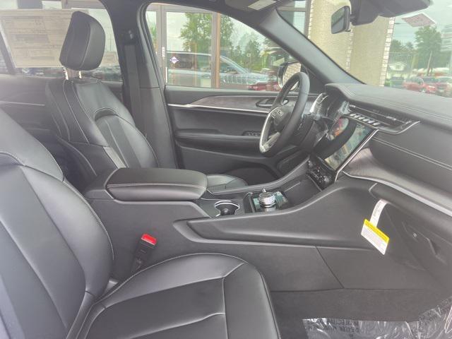new 2025 Jeep Grand Cherokee car, priced at $51,215