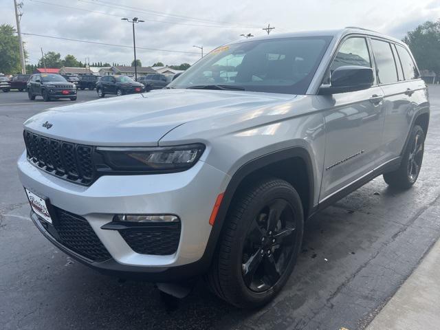 new 2025 Jeep Grand Cherokee car, priced at $51,215