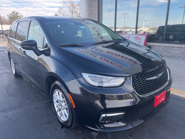 used 2023 Chrysler Pacifica car, priced at $24,995