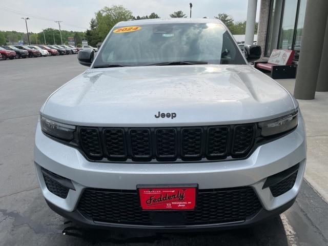 new 2024 Jeep Grand Cherokee car, priced at $48,025