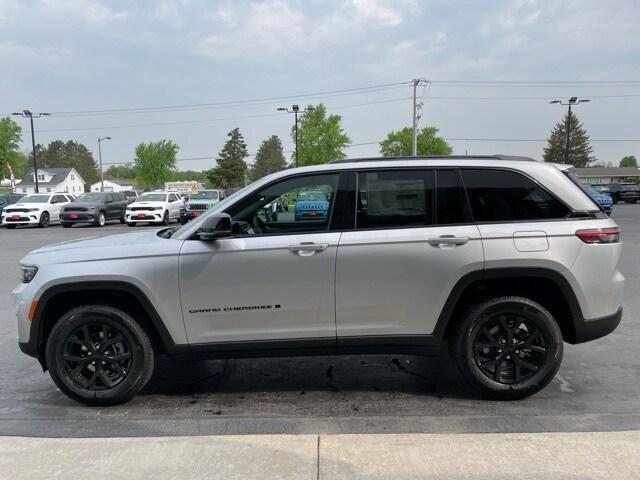 new 2024 Jeep Grand Cherokee car, priced at $48,025