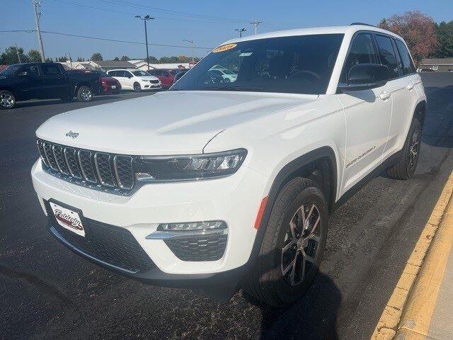 new 2025 Jeep Grand Cherokee car, priced at $47,101