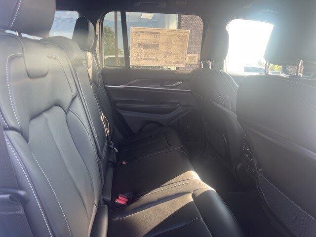 new 2025 Jeep Grand Cherokee car, priced at $47,101