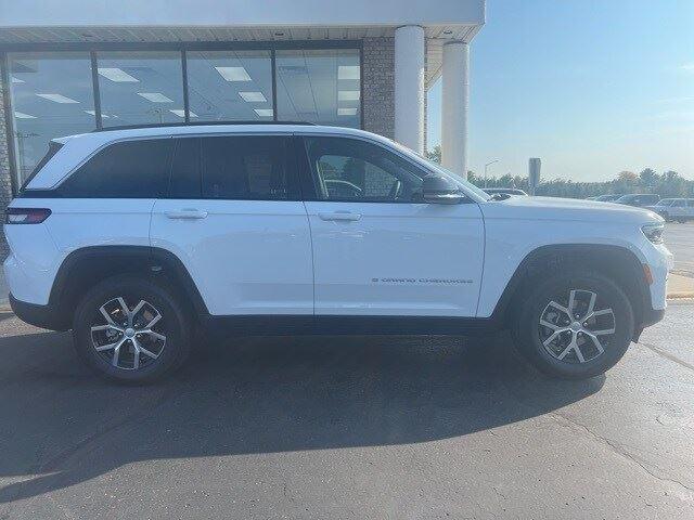 new 2025 Jeep Grand Cherokee car, priced at $47,101