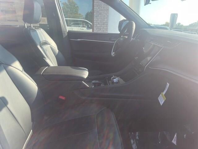 new 2025 Jeep Grand Cherokee car, priced at $47,101