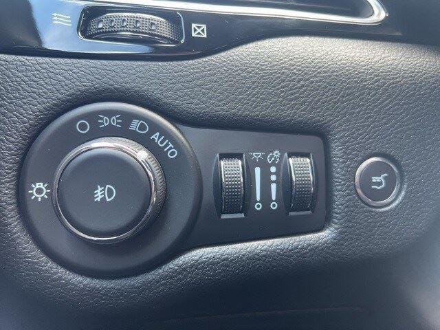 used 2023 Jeep Cherokee car, priced at $23,995