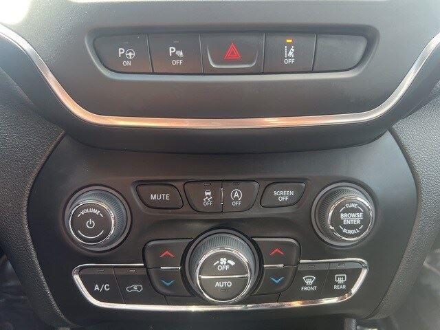 used 2023 Jeep Cherokee car, priced at $23,995