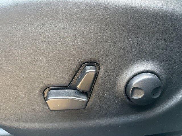 used 2023 Jeep Cherokee car, priced at $23,995