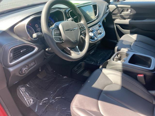 new 2025 Chrysler Pacifica car, priced at $46,220