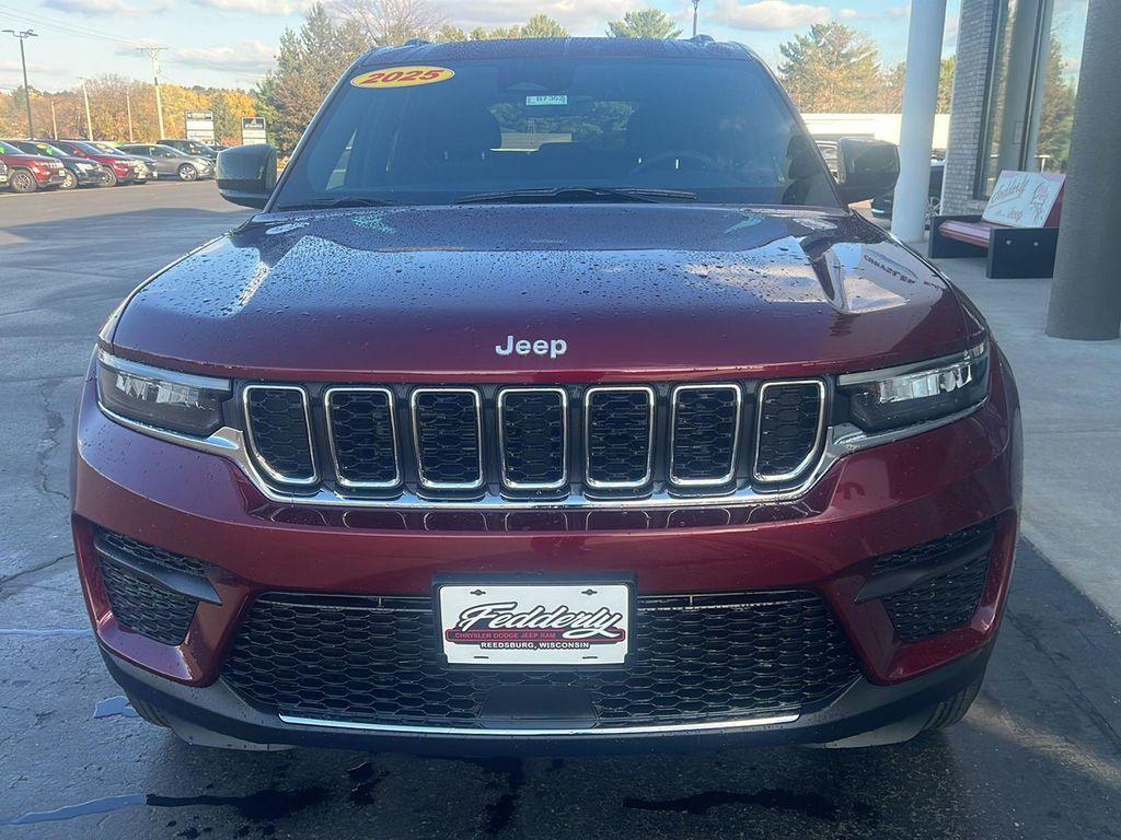 new 2025 Jeep Grand Cherokee car, priced at $43,405