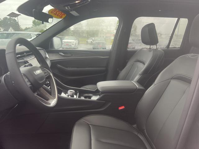 new 2025 Jeep Grand Cherokee car, priced at $51,005