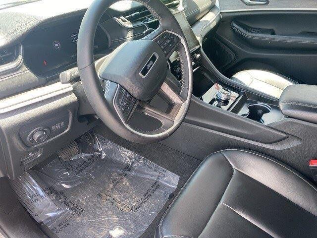 used 2024 Jeep Grand Cherokee car, priced at $37,995