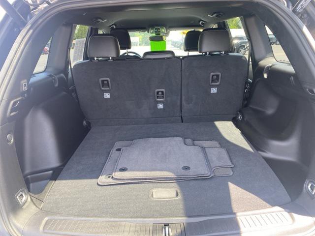 used 2024 Jeep Grand Cherokee car, priced at $39,995