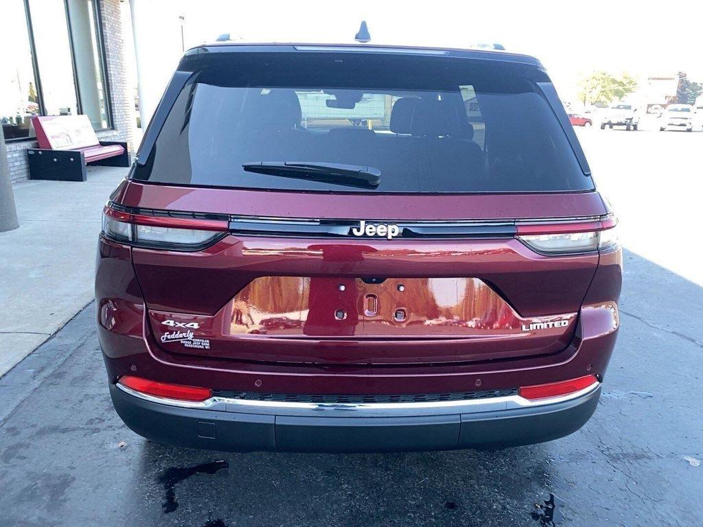 new 2025 Jeep Grand Cherokee car, priced at $50,025