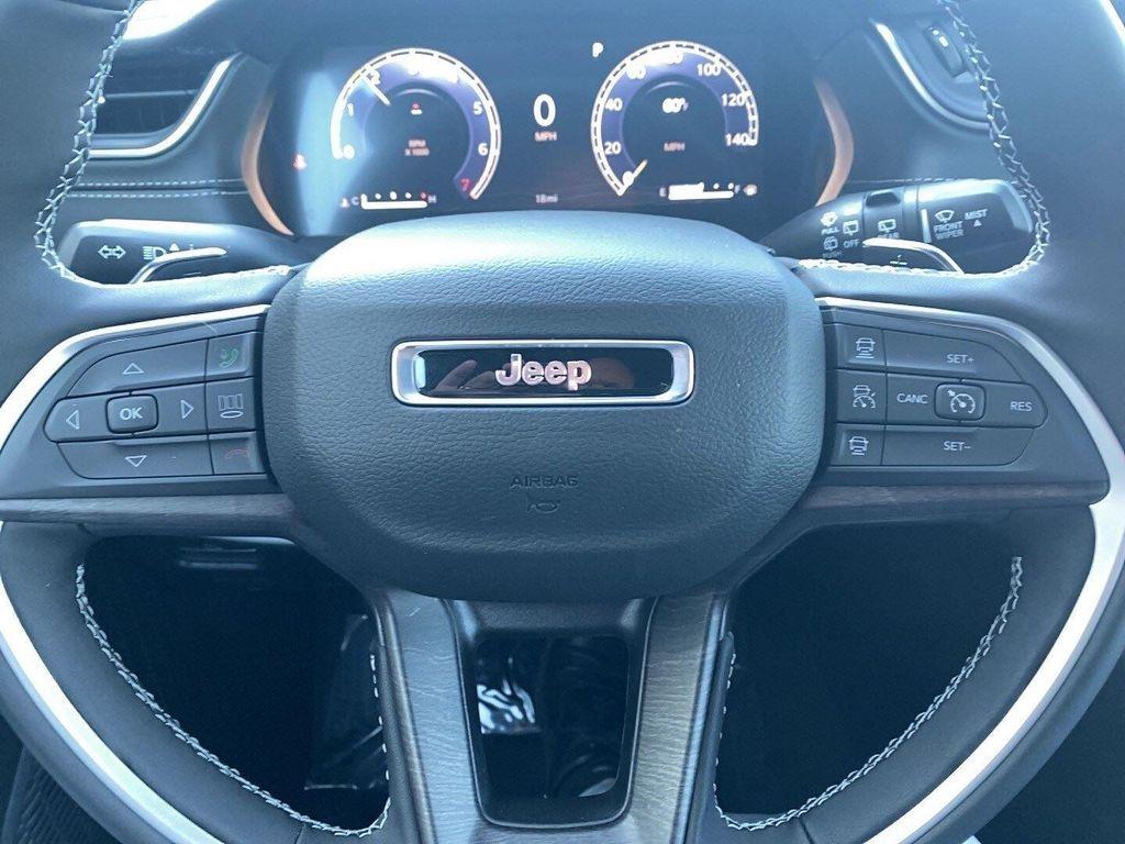new 2025 Jeep Grand Cherokee car, priced at $50,025