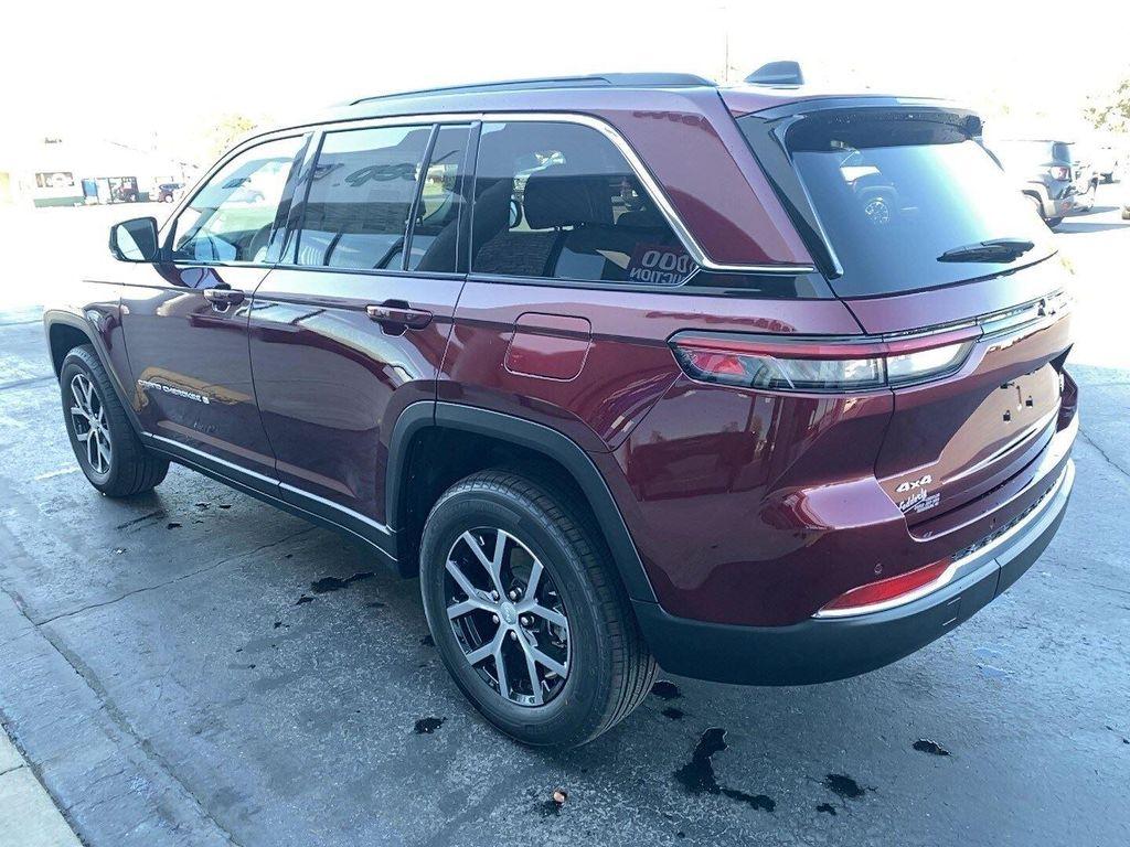 new 2025 Jeep Grand Cherokee car, priced at $50,025