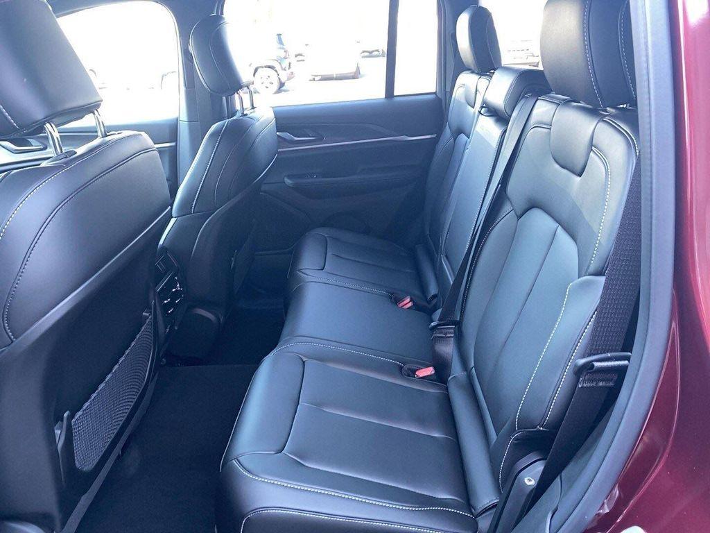 new 2025 Jeep Grand Cherokee car, priced at $50,025