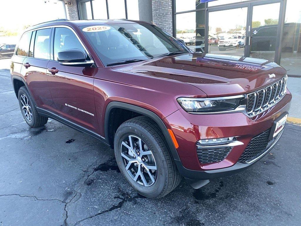 new 2025 Jeep Grand Cherokee car, priced at $50,025