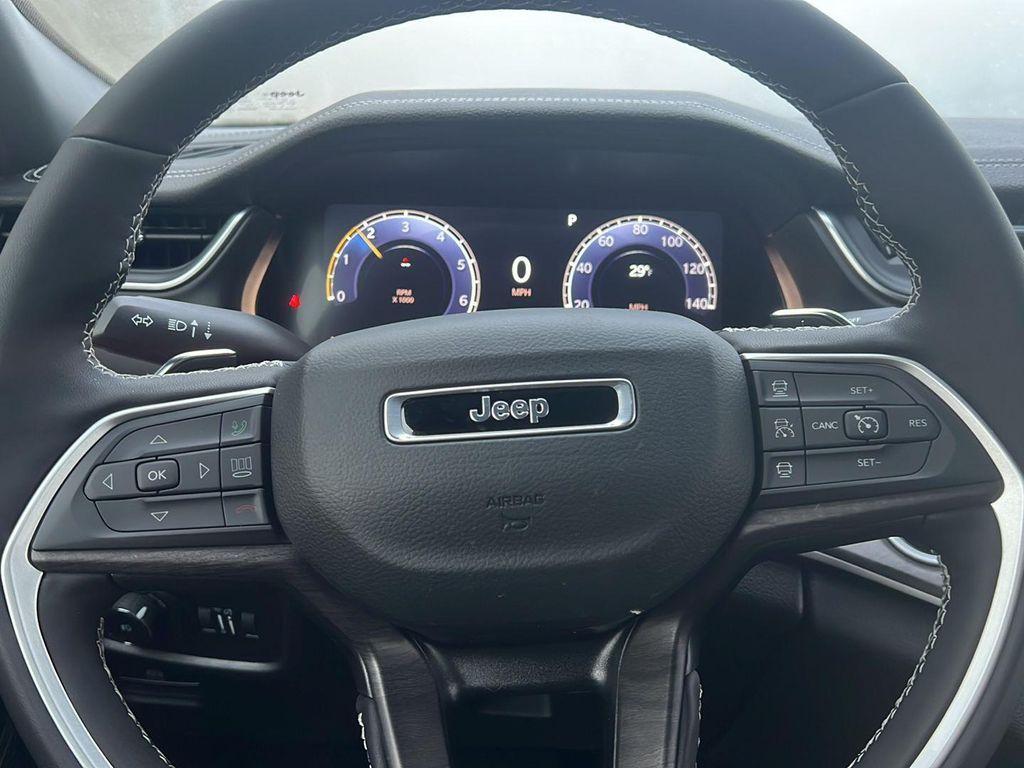 new 2025 Jeep Grand Cherokee car, priced at $52,841