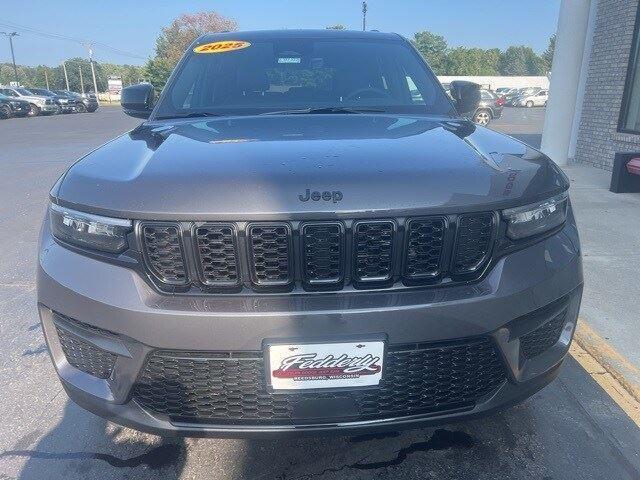 new 2025 Jeep Grand Cherokee car, priced at $46,028