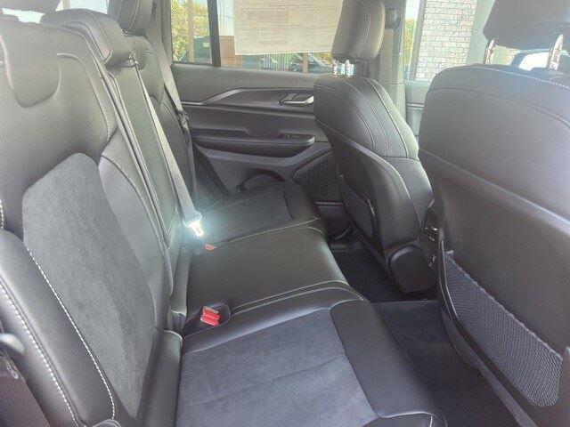 new 2025 Jeep Grand Cherokee car, priced at $46,028