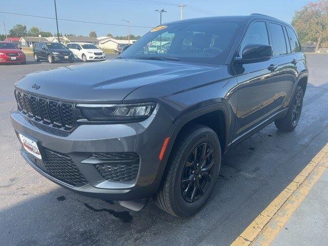 new 2025 Jeep Grand Cherokee car, priced at $46,028