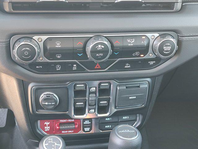 new 2025 Jeep Gladiator car, priced at $47,880