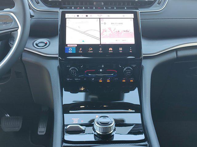 new 2025 Jeep Grand Cherokee car, priced at $40,275