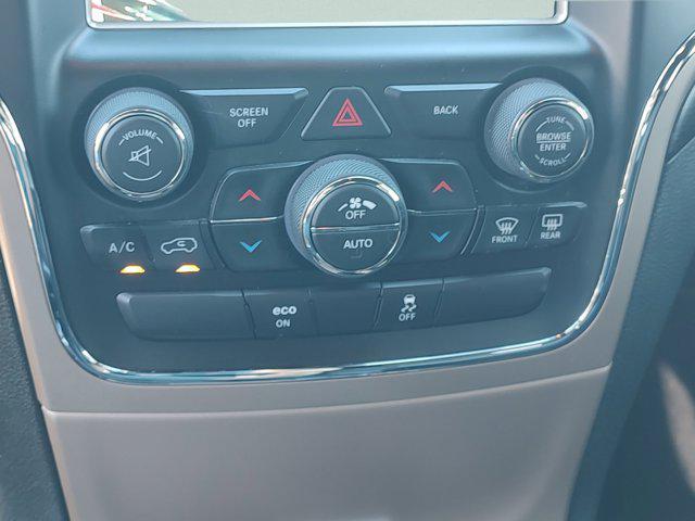 used 2015 Jeep Grand Cherokee car, priced at $13,544